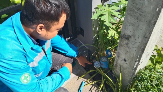 ไฟล์แนบ กปภ.สาขาภูเก็ต ร่วมกับ บริษัท เอเชีย อินฟราสตรักเชอร์ แมเนจเม้นท์ (ประเทศไทย) จำกัด (โครงการจัดการลดน้ำสูญเสีย) ดำเนินการวัดแรงดันน้ำประปา ระบายตะกอน และตรวจสอบคุณภาพน้ำ ในพื้นที่ บริเวณหมู่บ้านสิริ เพลส แอร์พอร์ต