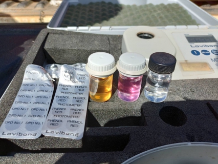 ไฟล์แนบ กปภ.สาขาภูเก็ต ร่วมกับ บริษัท เอเชีย อินฟราสตรักเชอร์ แมเนจเม้นท์ (ประเทศไทย) จำกัด (โครงการจัดการลดน้ำสูญเสีย) ดำเนินการวัดแรงดันน้ำประปา ระบายตะกอน และตรวจสอบคุณภาพน้ำ ในพื้นที่ บริเวณหมู่บ้านสิริ เพลส แอร์พอร์ต