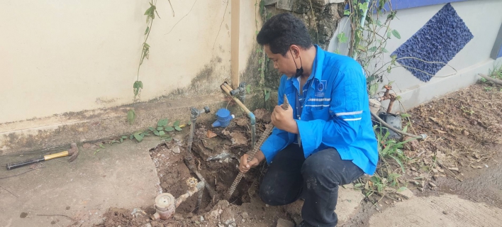 ไฟล์แนบ มิสเตอร์ประปากำแพงเพชร ลุย ! ตรวจสอบน้ำไม่ไหล ลูกค้า เฮ!! ประทับใจน้ำใสไหลแรง !!!