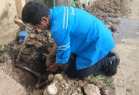 ไฟล์แนบ มิสเตอร์ประปากำแพงเพชร ลุย ! ตรวจสอบน้ำไม่ไหล ลูกค้า เฮ!! ประทับใจน้ำใสไหลแรง !!!