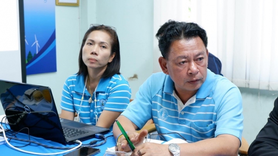 ไฟล์แนบ นายสุรชัย เชื้อแพ่ง รองผู้ว่าการ (ปฏิบัติการ 5) และนางสาวกฤติกา ธรรมสโร ผู้ช่วยผู้อำนวยการ กปภ.เขต 5 (วิชาการ) พร้อมด้วยคณะผู้บริหาร ลงพื้นที่ตรวจเยี่ยมและมอบนโยบายแนวทางการดำเนินงาน ณ สำนักงาน กปภ.สาขาย่านตาขาว 