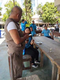 ไฟล์แนบ การประปาส่วนภูมิภาคสาขาท่าแซะ เข้าพบปะพูดคุยกับลูกค้าพื้นที่ให้บริการน้ำประปา ของ การประปาส่วนภูมิภาคสาขาท่าแซะ ในเขตจำหน่ายน้ำสถานีผลิตน้ำมาบอำมฤต อำเภอปะทิว จังหวัดชุมพร