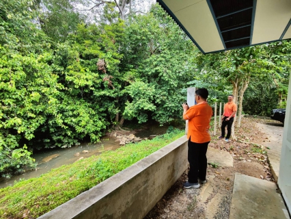 ไฟล์แนบ การประปาส่วนภูมิภาคสาขากาญจนดิษฐ์ ดำเนินการสำรวจปริมาณน้ำดิบและตรวจสอบปริมาณน้ำดิบ เฝ้าระวังภัยแล้ง แล้งนี้ต้องผ่านไปได้ 