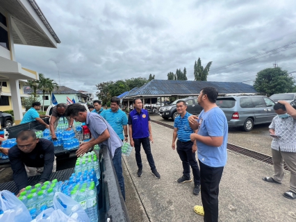 ไฟล์แนบ กปภ.สาขาตราด มอบน้ำดื่มตราสัญลักษณ์ กปภ. เพื่อช่วยผู้ประสบสาธารณภัย ณ ที่ว่าการอำเภอเขาสมิง