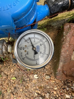 ไฟล์แนบ การประปาส่วนภูมิภาคสาขากระบี่ ดำเนินการตามแผนงานบริการและควบคุมน้ำสูญเสีย ตรวจสอบแรงดันน้ำ