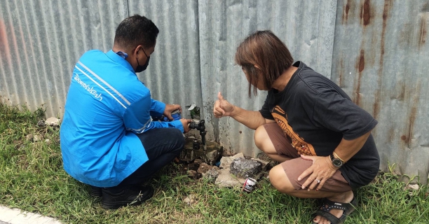 ไฟล์แนบ กปภ.สาขากำแพงเพชร ส่งมิสเตอร์ประปาตรวจสอบน้ำรั่ว สร้างความประทับใจให้ลูกค้า