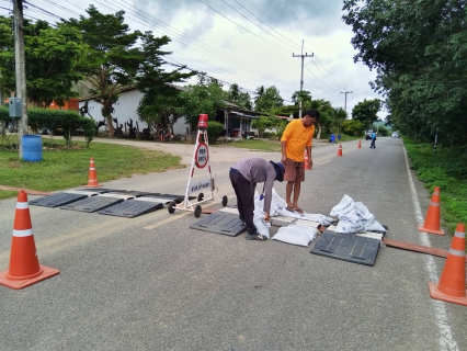 ไฟล์แนบ กปภ.สาขาบางสะพาน ประสานขอรับสนับสนุนเครื่องสูบน้ำระยะไกลจากศูนย์ป้องกันและบรรเทาสาธารณภัย เขต 4 ประจวบคีรีขันธ์ (ปภ.เขต 4) สูบทอยน้ำดิบจากคลองหินปิด ไปยังสถานีผลิตน้ำช้างแรก เพื่อแก้ไขปัญหาสถานการณ์ภัยแล้ง