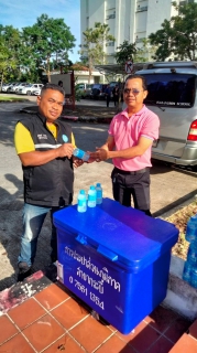 ไฟล์แนบ การประปาส่วนภูมิภาคสาขากระบี่ สนับสนุนน้ำดื่มบรรจุขวดตราสัญลักษณ์ กปภ.จำนวน 420 ขวด พร้อมเข้าร่วมพิธีวางพวงมาลาเนื่องในวันคล้ายวันสวรรคต พระบาทสมเด็จพระจุลจอมเกล้าเจ้าอยู่หัว 23 ตุลาคม 2566