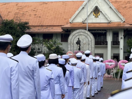 ไฟล์แนบ นายพรพจน์ ฑีฆายุ ผู้จัดการการประปาส่วนภูมิภาคสาขาลำพูน  ได้มอบหมายให้หัวหน้างานและพนักงานในสังกัด เข้าร่วมพิธีวางพวงมาลาถวายราชสักการะ พระบรมราชานุสาวรีย์พระบาทสมเด็จพระจุลจอมเกล้าเจ้าอยู่หัว เนื่องในวันปิยมหาราช 23 ตุลาคม 2566 ด้วยความสำนึกในพระมหากรุณาธิคุณ ณ บริเวณลานหน้าศาลากลาง (หลังเก่า) ต.ในเมือง อ.เมือง จ.ลำพูน