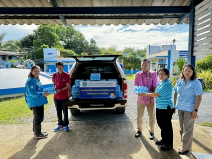 ไฟล์แนบ การประปาส่วนภูมิภาคสาขากาญจนดิษฐ์ มอบน้ำดื่มตราสัญญลักษณ์ กปภ.ให้กับสำนักงานสาธารณสุขอำเภอกาญจนดิษฐ์  