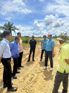 ไฟล์แนบ การประปาส่วนภูมิภาคสาขาชุมพร]ลงพื้นที่ตรวจสอบปริมาณน้ำ บริเวณประตูระบายน้ำปากคลองชุมพร-นาคราชพื่อวางแผนในการบริหารจัดการน้ำ