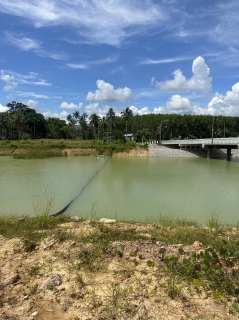 ไฟล์แนบ การประปาส่วนภูมิภาคสาขาชุมพร]ลงพื้นที่ตรวจสอบปริมาณน้ำ บริเวณประตูระบายน้ำปากคลองชุมพร-นาคราชพื่อวางแผนในการบริหารจัดการน้ำ