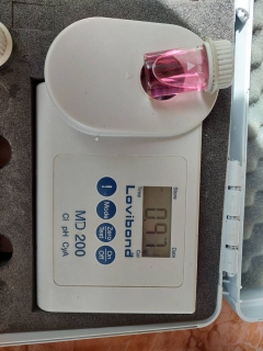 ไฟล์แนบ วันพฤหัสบดีที่ 30 พฤศจิกายน 2566 กปภ.สาขากาญจนดิษฐ์ ลงพื้นที่สุ่มตรวจน้ำประปา บริเวณแม่ข่ายกาญจนดิษฐ์ โดยเก็บตัวอย่างน้ำจากก๊อกน้ำที่บ้านของผู้ใช้น้ำไปตรวจสอบคุณภาพน้ำ ซึ่งเป็นหนึ่งในกระบวนการติดตามประเมินผลและควบคุมคุณภาพน้ำประปาให้ได้มาตรฐาน 