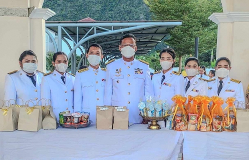 ไฟล์แนบ กปภ.สาขาพังงาร่วมพิธีเจริญพระพุทธมนต์ทำบุญตักบาตรและร่วมวางพานพุ่มดอกไม้สด เนื่องในวันพ่อแห่งชาติ 5 ธันวาคม 2566