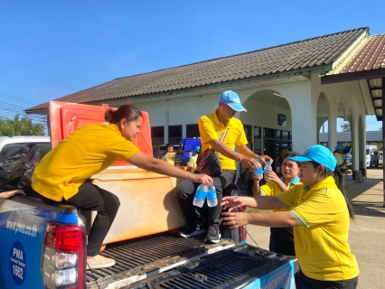 ไฟล์แนบ กปภ.สาขาขลุง เข้าร่วมกิจกรรมจิตอาสาเนื่องในวันคล้ายวันพระบรมราชสมภพ พระบาทสมเด็จพระบรมชนกาธิเบศรมหาภูมิพลอดุลยเดชมหาราช บรมนาถบพิตร วันชาติ และวันพ่อแห่งชาติ (พัฒนาฟื้นฟูและแก้ไขปัญหาคลองเวฬุ kick off ระยะที่ 1) พร้อมมอบน้ำดื่มตราสัญลักษณ์ กปภ. จำนวน 480 ขวด