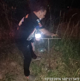 ไฟล์แนบ กปภ.สาขาขลุง เดินหน้าลดน้ำสูญเสีย ออกสำรวจหาท่อรั่วในพื้นที่ตามแผน (ทำ STEP TEST / หาท่อแตกรั่ว) MM04 ท่อส่ง-จ่ายเก่า เพื่อแก้ไขปัญหาน้ำไหลอ่อน ม.3-4 ต.วันยาว อ.ขลุง จ.จันทบุรี
