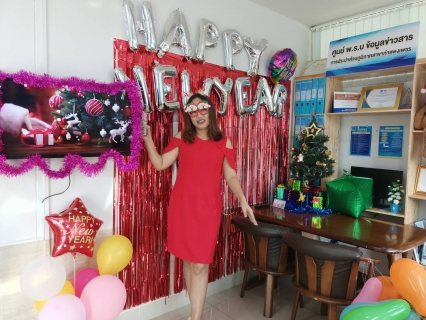 ไฟล์แนบ กปภ.สาขากำแพงเพชร จัดเต็มม !! มอบความสุขให้ลูกค้า happy hour ใส่ชุดสีแดงมาถ่ายรูป รับไปเลย !! แก้วน้ำ Merry Christmas