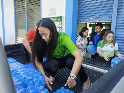 ไฟล์แนบ การประปาส่วนภูมิภาคสาขาท่าแซะ ร่วมสนับสนุนน้ำดื่มบรรจุขวดตราสัญลักษณ์กปภ. ให้กับสำนักงานเทศบาลตำบลชุมโค อำเภอปะทิว จังหวัดชุมพร
