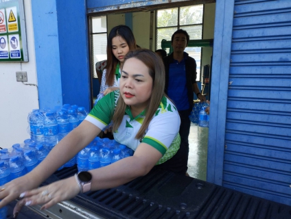 ไฟล์แนบ การประปาส่วนภูมิภาคสาขาท่าแซะ ร่วมสนับสนุนน้ำดื่มบรรจุขวดตราสัญลักษณ์กปภ. ให้กับสำนักงานเทศบาลตำบลชุมโค อำเภอปะทิว จังหวัดชุมพร