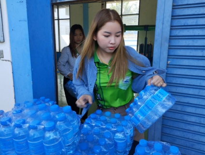 ไฟล์แนบ การประปาส่วนภูมิภาคสาขาท่าแซะ ร่วมสนับสนุนน้ำดื่มบรรจุขวดตราสัญลักษณ์กปภ. ให้กับสำนักงานเทศบาลตำบลชุมโค อำเภอปะทิว จังหวัดชุมพร