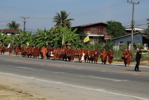ไฟล์แนบ  กปภ.สาขากำแพงเพชร เข้าร่วมพิธีถวายภัตตาหารพระราชทานแด่พระภิกษุสงฆ์ สามเณร ตามโครงการจาริกธุดงค์เผยแพร่ธรรมเฉลิมพระเกียรติ จังหวัดลำพูน-จังหวัดพระนครศรีอยุธยา