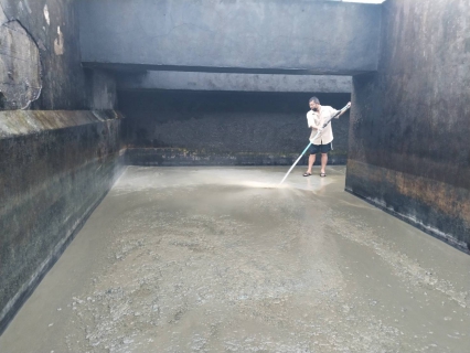 ไฟล์แนบ การประปาส่วนภูมิภาคสาขาประจวบคีรีขันธ์ ดำเนินการล้างถังตกตะกอนโรงกรองขนาด 400 ลบ.ม./ชม. ฝั่งตะวันตกและฝั่งตะวันออก