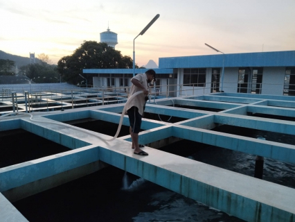 ไฟล์แนบ การประปาส่วนภูมิภาคสาขาประจวบคีรีขันธ์ ดำเนินการล้างถังตกตะกอนโรงกรองขนาด 400 ลบ.ม./ชม. ฝั่งตะวันตกและฝั่งตะวันออก