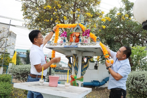 ไฟล์แนบ กปภ.สาขาปทุมธานี จัดพิธีทำบุญตักบาตร ถวายจตุปัจจัยไทยธรรม เนื่องในวันคล้ายวันสถาปนา กปภ. ครบรอบ 45 ปี