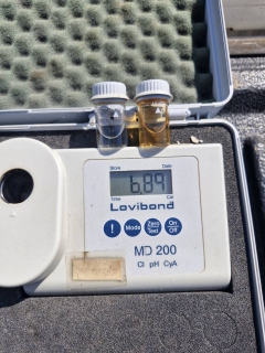 ไฟล์แนบ กปภ.สาขาภูเก็ต นำทีมลงพื้นที่ บริเวณ หมู่บ้านศุภาลัยเบลล่า ต.เกาะแก้ว อ.เมืองภูเก็ต จ.ภูเก็ต เพื่อดำเนินการตรวจสอบคุณภาพน้ำ