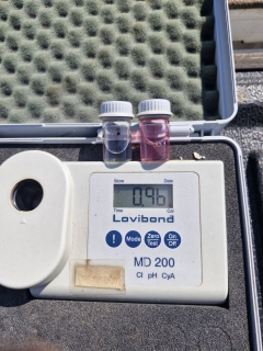 ไฟล์แนบ กปภ.สาขาภูเก็ต นำทีมลงพื้นที่ บริเวณ หมู่บ้านศุภาลัยเบลล่า ต.เกาะแก้ว อ.เมืองภูเก็ต จ.ภูเก็ต เพื่อดำเนินการตรวจสอบคุณภาพน้ำ