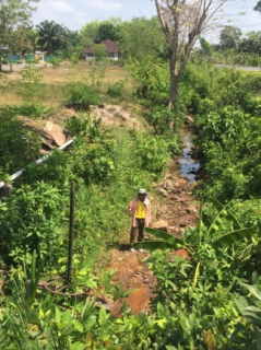 ไฟล์แนบ การประปาส่วนภูมิสาขาจันดี ลงพื้นที่เดินสำรวจหาท่อแตก-ท่อรั่ว