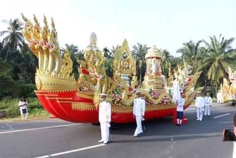 ไฟล์แนบ กปภ.สาขากระบี่ ร่วมขบวนอัญเชิญพระบรมสารีริกธาตุและพระอรหันตธาตุของพระสารีบุตรและพระโมคคัลลานะ ขึ้นประดิษฐานเป็นการชั่วคราว ภายในวิหารวัดมหาธาตุวชิรมงคล (วัดบางโทง) อำเภออ่าวลึก จังหวัดกระบี่