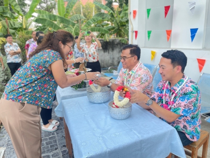 ไฟล์แนบ กปภ.สาขาคลองหลวง สืบสานประเพณีสงกรานต์ ร่วมสรงน้ำพระและรดน้ำดำหัวขอพรจากผู้บริหาร