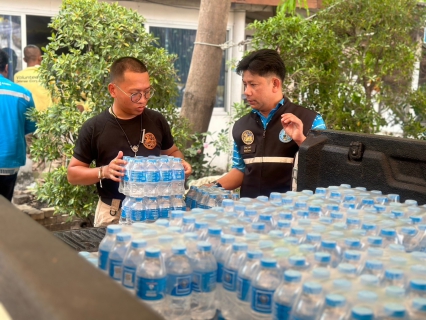 ไฟล์แนบ กปภ.สาขาคลองหลวง มอบน้ำดื่มบรรจุขวดตราสัญลักษณ์ กปภ. เพื่อสนับสนุนโครงการบรรพชาสามเณรภาคฤดูร้อนเฉลิมพระเกียรติพระบาทสมเด็จพระเจ้าอยู่หัว เนื่องในโอกาสมหามงคลเฉลิมพระชนมพรรษา 6 รอบ 27 กรกฎาคม 2567