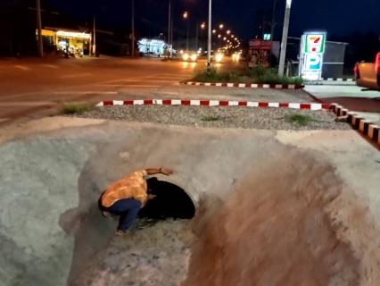 ไฟล์แนบ กปภ.สาขากระบี่ ดำเนินงานตามแผนบริหารจัดการน้ำสูญเสียเชิงรุก เดินหน้าลงพื้นบริเวณหน่วยบริการเขาพนม (MM08) DMA12 ตำบลเขาพนม อำเภอเขาพนม จังหวัดกระบี่ เดินเท้าหาท่อแตกรั่ว พร้อมซ่อมปิดจุด เพื่อลดการเกิดน้ำสูญเสีย