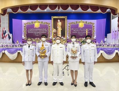 ไฟล์แนบ กปภ.สาขาสมุทรสงคราม ร่วมพิธีถวายเครื่องราชสักการะและวางพานพุ่ม และพิธีจุดเทียนถวายพระพรชัยมงคล  เนื่องในโอกาสวันเฉลิมพระชนมพรรษา สมเด็จพระนางเจ้าฯพระบรมราชินี ทรงเจริญพระชนพรรษา 46 พรรษา ในวันที่ 3 มิถุนายน 2567