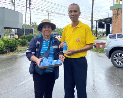 ไฟล์แนบ กปภ.สาขาขลุง เข้าร่วมกิจกรรม เดิน วิ่ง ปั่น ธงตราสัญลักษณ์งานเฉลิมพระเกียรติ พระบาทสมเด็จพระเจ้าอยู่หัว เนื่องในโอกาสพิธีมหามงคลเฉลิมพระชนมพรรษา 6 รอบ 28 กรกฎาคม 2567 พร้อมมอบน้ำดื่มตราสัญลักษณ์ กปภ. จำนวน 1,000 ขวด