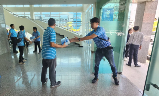 ไฟล์แนบ กปภ.สาขาธัญบุรี มอบน้ำดื่มสนับสนุนกิจกรรม เดิน วิ่ง ปั่น ธงตราสัญลักษณ์งานเฉลิมพระเกียรติ พระบาทสมเด็จพระเจ้าอยู่หัว เนื่องในโอกาสพระราชพิธีมหามงคลเฉลิมพระชนมพรรษา 6 รอบ 28 กรกฏาคม 2567 จังหวัดปทุมธานี