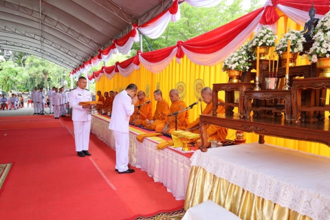 ไฟล์แนบ กปภ.สาขาประจวบคีรีขันธ์  ร่วมพิธีสวดพระพุทธมนต์ ทำบุญตักบาตรถวายพระราชกุศล และพิธีวางพวงมาลาถวายราชสดุดี เนื่องในวันที่ระลึกวันคล้ายวันสวรรคต พระบาทสมเด็จพระปรเมนทรมหาอานันทมหิดล พระอัฐมรามาธิบดินทร  วันอานันทมหิดล