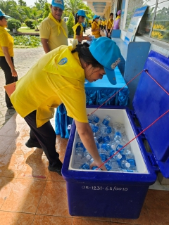 ไฟล์แนบ กปภ.สาขาระโนดเข้าร่วมกิจกรรมจิตอาสาพัฒนา ถวายพระราชกุศล  เนื่องในโอกาสวันคล้ายวันสวรรคต พระบาทสมเด็จพระปรเมนทรมหาอานันทมหิดล  พระอัฐมรามาธิบดินทร (รัชกาลที่ 8) พร้อมสนับสนุนมอบน้ำดื่มบร&#65279;รจุขวด  ตราสัญลักษณ์ กปภ.