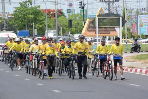 ไฟล์แนบ กปภ.สาขารังสิต(ชั้นพิเศษ) พร้อมกปภ.สาขาในจังหวัดปทุมธานี ร่วมรับธงตราสัญลักษณ์งานเฉลิมพระเกียรติพระบาทสมเด็จพระเจ้าอยู่หัว เนื่องในโอกาสพระราชพิธีมหามงคลเฉลิมพระชนมพรรษา 6 รอบ 28 กรกฎาคม 2567 