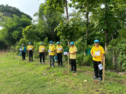 ไฟล์แนบ จิตอาสาพัฒนา เนื่องในวันคล้ายวันเฉลิมพระชนมพรรษา สมเด็จพระนางเจ้าสุทิดา พัชรสุธาพิมลลักษณ พระบรมราชินี  ********************* เมื่อวันที่ 31 พ.ค. 67 เวลา 09.15 น. นายปรีชาวุฒิ นาคยิ้ม ผู้จัดการการประปาส่วนภูมิภาคสาขาเกาะคา พร้อมด้วยหัวหน้างาน 3 งาน และพนักงานในสังกัด เข้าร่วมกิจกรรมจิตอาสาพัฒนา กิจกรรมเฉลิมพระเกียรติสมเด็จพระนางเจ้าสุทธิดา พัชรสุธาพิมลลักษณ พระบรมราชินี เนื่องในวันคล้ายวันเฉลิมพระชนมพรรษา 46 พรรษา 3 มิถุนายน 2567 และได้สนับสนุนน้ำดื่มบรรจุขวดตราสัญลักษณ์ กปภ. จำนวน 180 ขวด เพื่อบริการผู้เข้าร่วมกิจกรรม  ณ บริเวณรอบสนามกีฬาบ้านศาลาดงลาน หมู่ 1 ต.ศาลา อ.เกาะคา จ.ลำปาง #csr การประปาส่วนภูมิภาค#กปภ.ปลูกป่าเพื่อแผ่นดิน#ดินดีน้ำดีชีวีมีสุขอย่างยั่งยืน#กปภ.สาขาเกาะคา