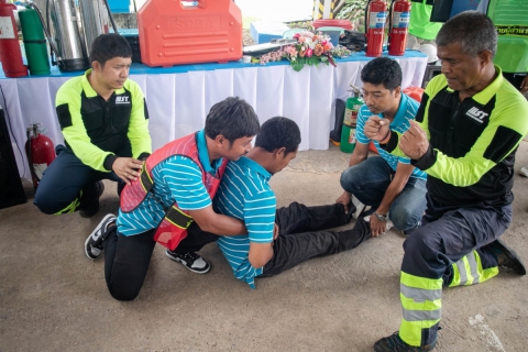 ไฟล์แนบ การประปาส่วนภูมิภาคสาขาชุมพร จัดกิจกรรมให้ความรู้ด้านความปลอดภัย อาชีวอนามัยและสภาพแวดล้อมในการทำงานเกี่ยวกับการป้องกันและระงับอัคคีภัย หลักสูตรการฝึกซ้อมแผนดับเพลิงและฝึกอพยพหนีไฟ ประจำปี 2567 