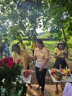 ไฟล์แนบ กปภ.สาขาภูเก็ต ร่วมจัดกิจกรรม พิธีสักการะพระภูมิเจ้าที่ ศาลพระแม่ธรณีวิสุทธิสรรพสักขีบารมีธำรงชล ที่ประดิษฐานบริเวณด้านหน้าอาคารสำนักงาน และพิธีสักการะศาลเจ้าแม่นวลน้องตะเคียนทอง