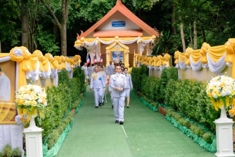 ไฟล์แนบ กปภ.สาขาบางสะพาน เข้าร่วมพิธีพลีกรรมตักน้ำจากแหล่งน้ำศักดิ์สิทธิ์ วัดเขาถ้ำม้าร้อง ตำบลพงศ์ประศาสน์ เพื่อนำไปจัดทำน้ำพระพุทธมนต์ศักดิ์สิทธิ์ เนื่องในโอกาสมหามงคลเฉลิมพระชนมพรรษา 6 รอบ 28 กรมฎาคม 2567