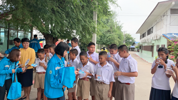 ไฟล์แนบ กปภ.สาขาพยุหะคีรีจัดกิจกรรม สำรวจเก็บตัวอย่างน้ำและทำความสะอาดเส้นท่อ ในโครงการ "หลอมรวมน้ำใจ มอบน้ำใสให้โรงเรียน"