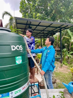 ไฟล์แนบ การประปาส่วนภูมิภาคสาขาเกาะพะงันลงพื้นที่พร้อมกับทัพเรือภาคที่ 2 (เรือหลวงมันใน) ขนส่งน้ำทางทะเล เพื่อช่วยแจกจ่ายบรรเทาความเดือดร้อนให้กับประชาชนพื้นที่อำเภอเกาะพะงัน