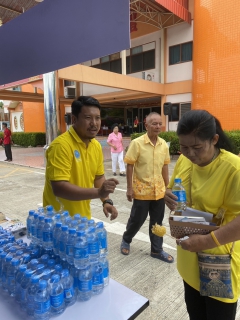 ไฟล์แนบ กปภ.สาขาพนมทวน ร่วมให้บริการน้ำดื่มบรรจุขวด ในโครงการจังหวัดเคลื่อนที่  "บำบัดทุกข์ บำรุงสุข สร้างร้อยยิ้มให้ประชาชน" ครั้งที่ 10