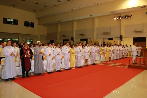 ไฟล์แนบ เข้าร่วมพิธีถวายเครื่องราชสักการะวางพานพุ่มและพิธีจุดเทียนชัยถวายพระพรชัยมงคล พระบาทสมเด็จพระเจ้าอยู่หัว เนื่องในโอกาสพระราชพิธีมหามงคล เฉลิมพระชนมพรรษา 6 รอบ 28 กรกฎาคม 2567