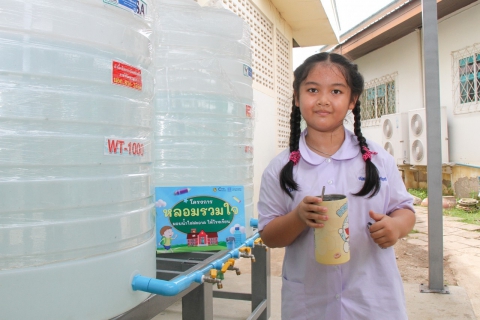 ไฟล์แนบ กปภ.ข.3 ร่วมกับ กปภ.สาขาสมุทรสาคร ดำเนินโครงการ"หลอมรวมใจ มอบน้ำใสสะอาดให้โรงเรียน เฉลิมพระเกียรติพระบาทสมเด็จพระเจ้าอยู่หัว เนื่องในโอกาสพระราชพิธีมหามงคลเฉลิมพระชนมพรรษา 6 รอบ 28 กรกฎาคม 2567"